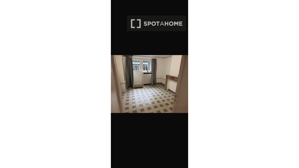 Double room Brussels, 7 beds — photo 11