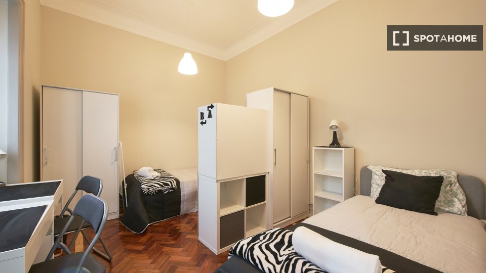 Double room Lisbon, 9 beds — photo 20