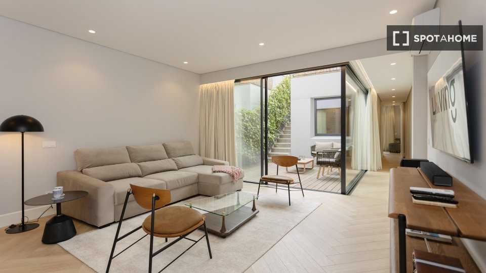 Apartment Porto, 2 beds, 247m² — photo 8