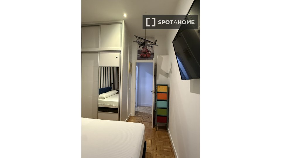 Double room Madrid, 1 bed, 140m² — photo 3