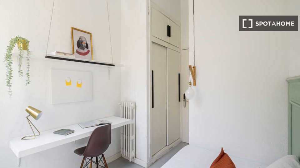 Double room Madrid, 68 beds, 2620m² — photo 43