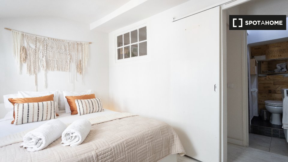 Apartment Lisbon, 1 bed — photo 1