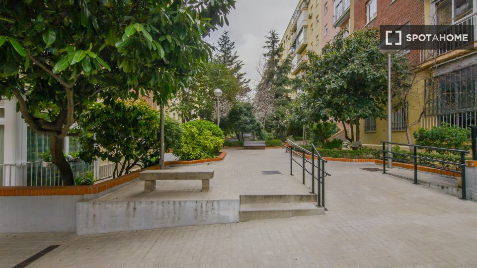 Double room Madrid, 6 beds, 150m² — photo 26