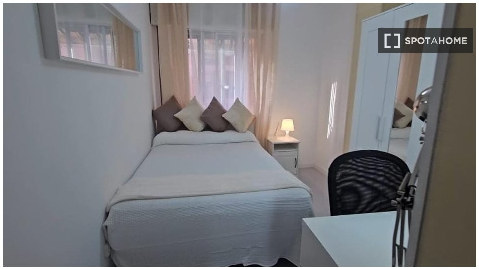 Double room Alcala_De_Henares, 5 beds, 120m² — photo 7