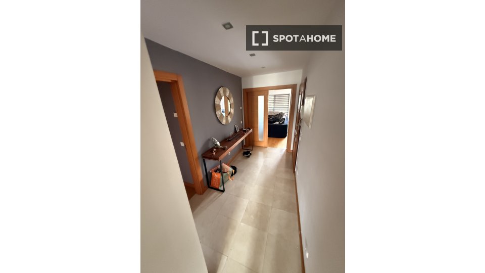 Apartment Lisbon, 2 beds, 130m² — photo 25