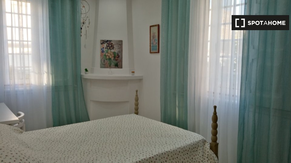 Double room Lisbon, 6 beds, 140m² — photo 3