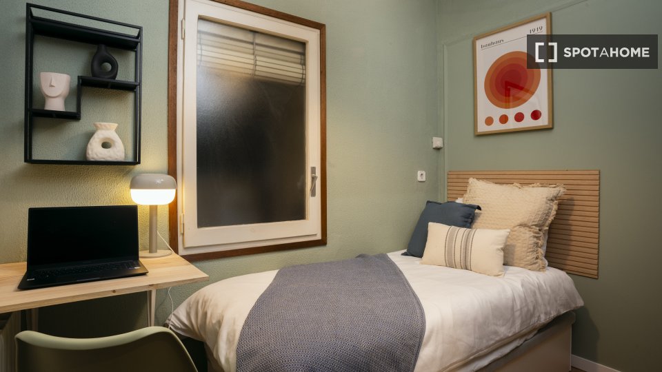 Double room Barcelona, 5 beds, 100m² — photo 2