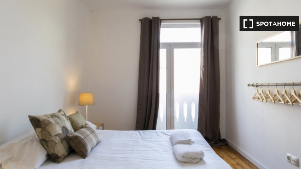 Double room Lisbon, 5 beds — photo 13
