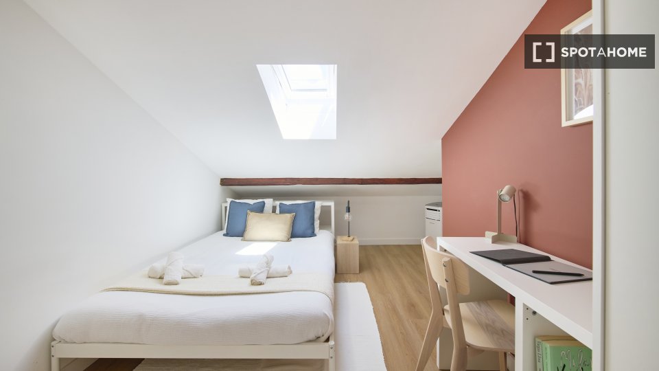 Double room Lisbon, 9 beds — photo 16