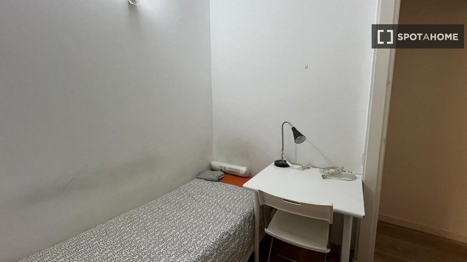 Double room Barcelona, 4 beds — photo 23