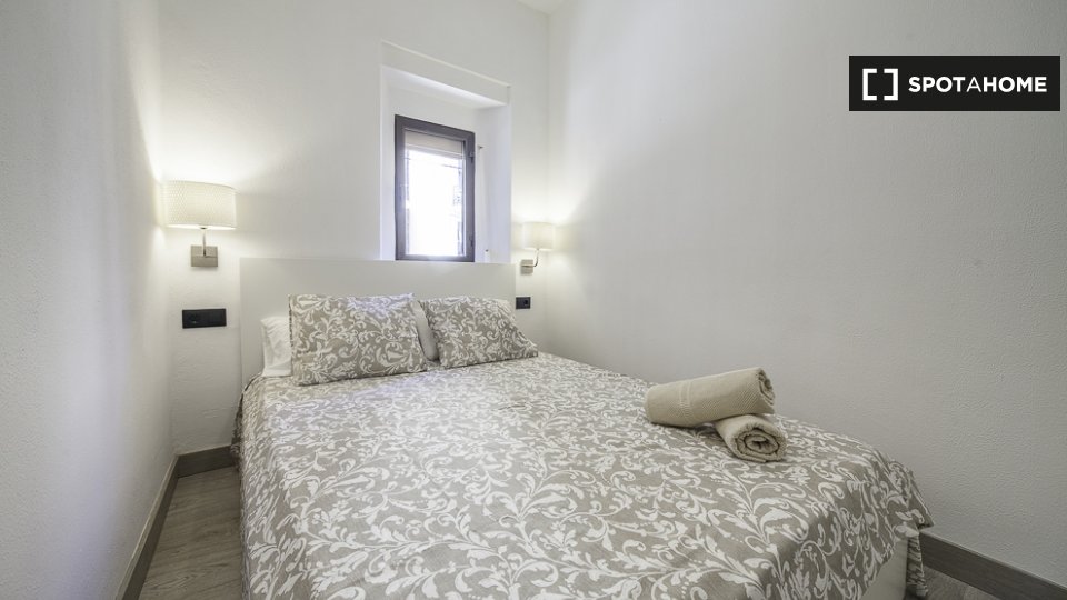Double room Barcelona, 4 beds — photo 24