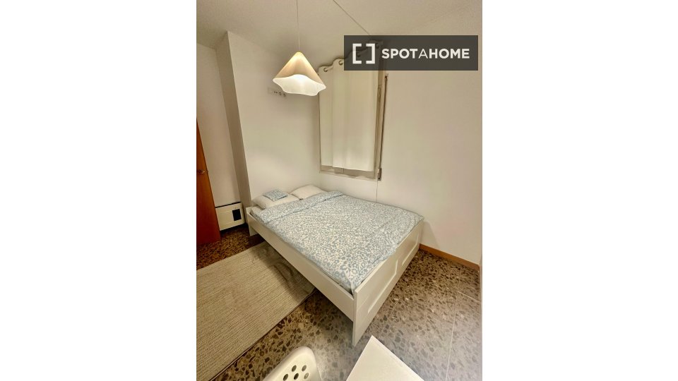 Double room Barcelona, 3 beds, 135m² — photo 6