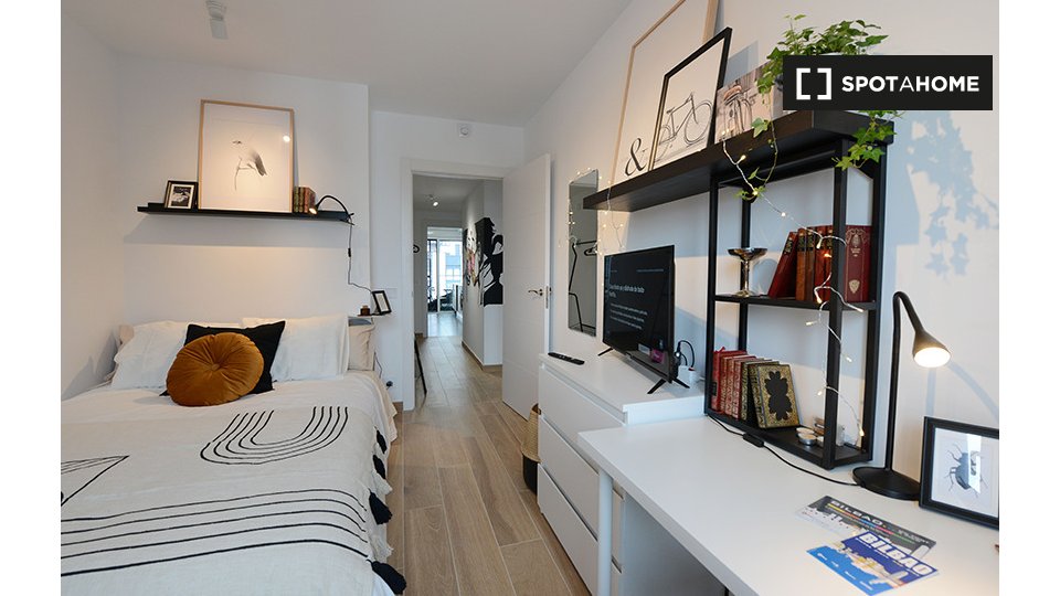 Double room Bilbao, 4 beds — photo 17