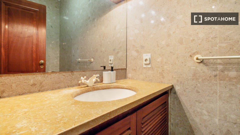 Double room Lisbon, 10 beds — photo 4
