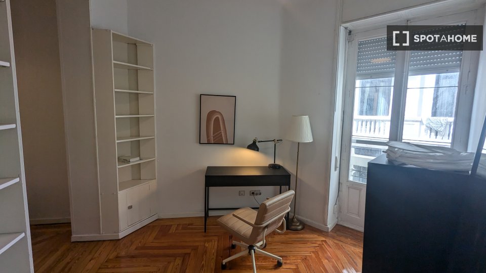 Apartment Madrid, 1 bed, 69m² — photo 2