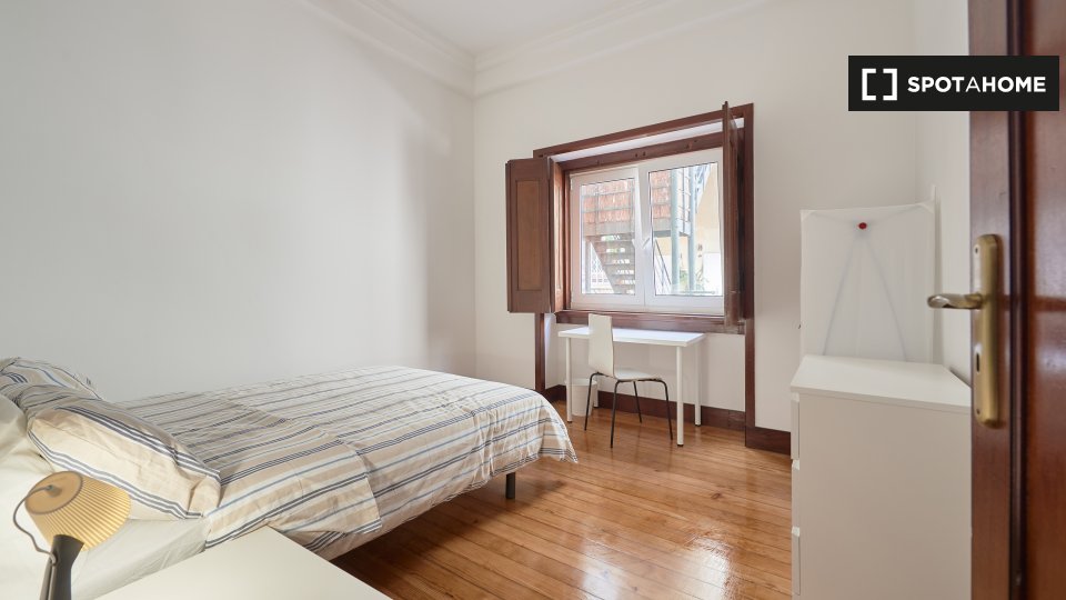 Double room Lisbon, 9 beds — photo 1