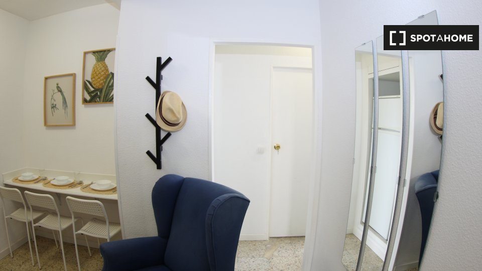Double room Madrid, 5 beds, 100m² — photo 13