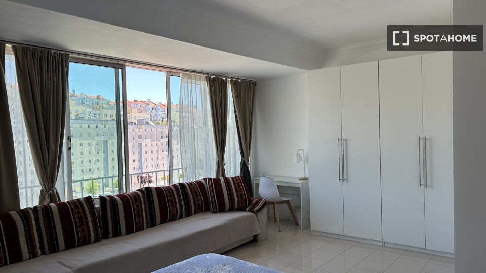 Double room Lisbon, 4 beds, 125m² — photo 20