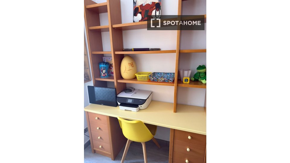 Double room Madrid, 5 beds — photo 3