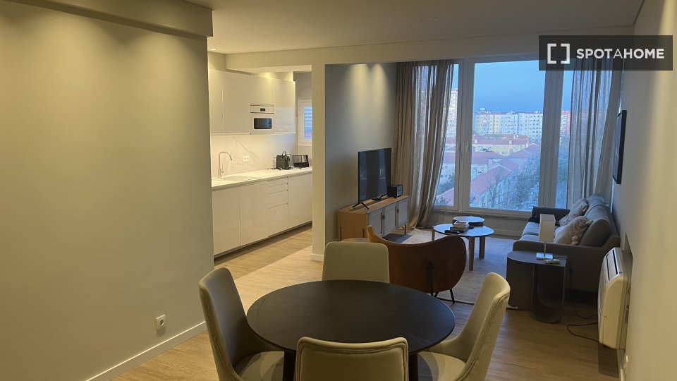 Apartment Lisbon, 2 beds, 84m² — photo 5
