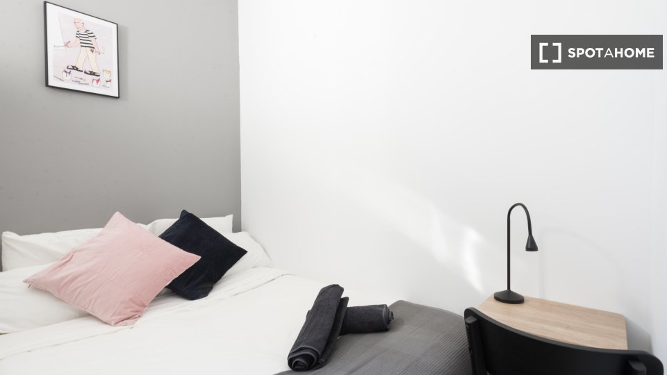 Double room Madrid, 7 beds, 140m² — photo 12