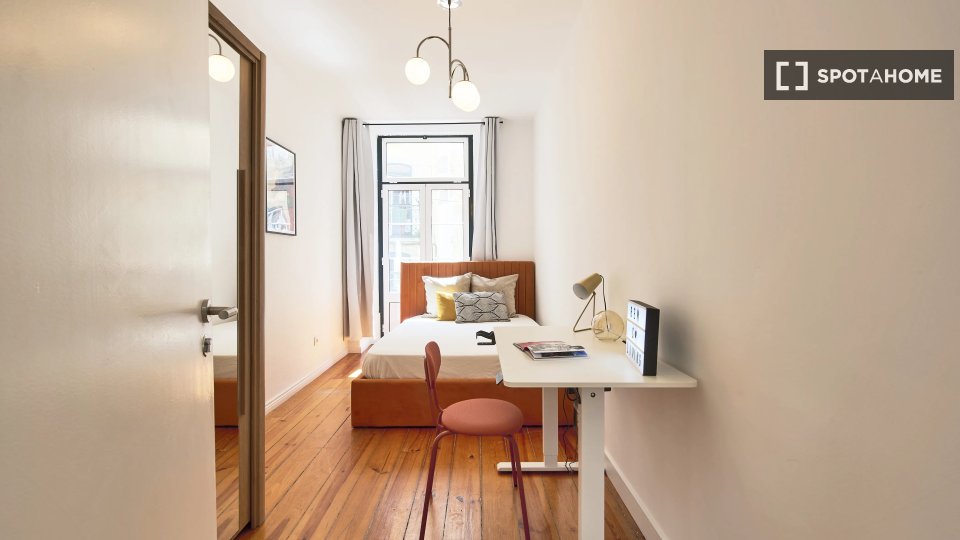 Double room Lisbon, 13 beds — photo 10