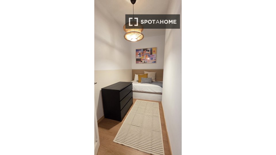 Apartment Barcelona, 3 beds, 70m² — photo 14