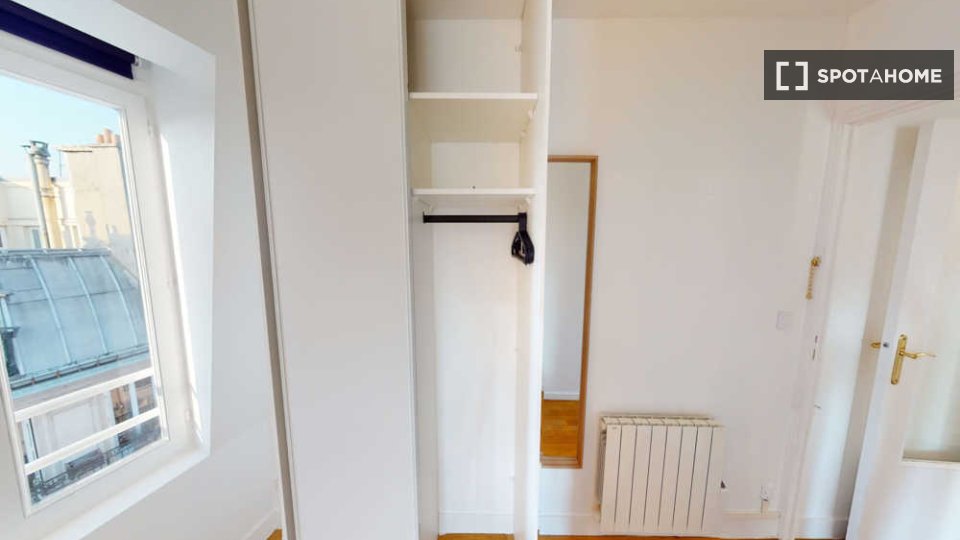Double room Paris, 4 beds, 80m² — photo 3