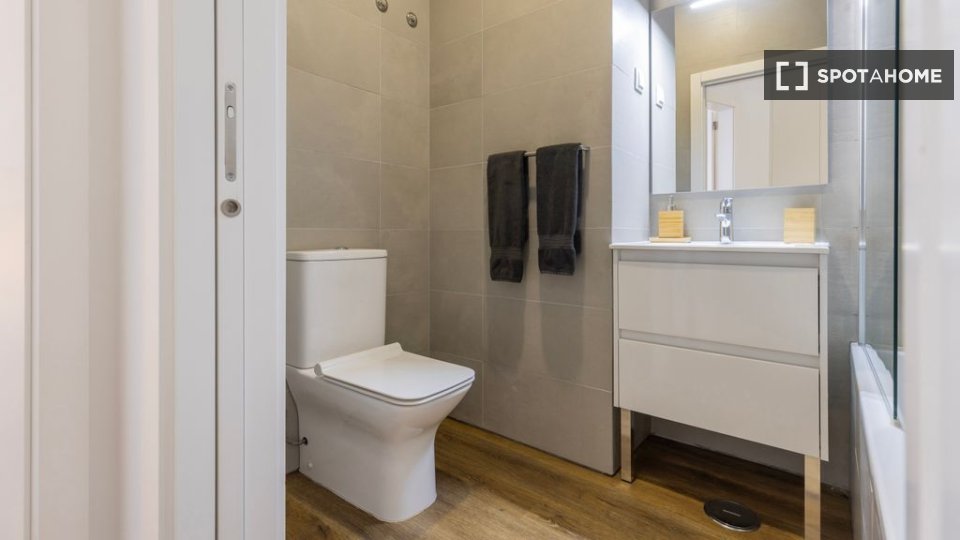 Apartment Lisbon, 2 beds — photo 8