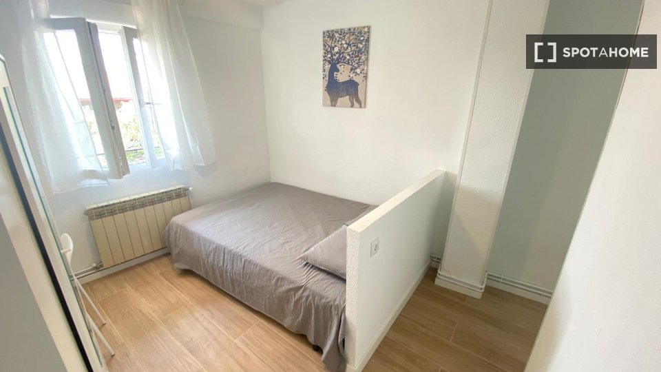 Double room Madrid, 5 beds — photo 9