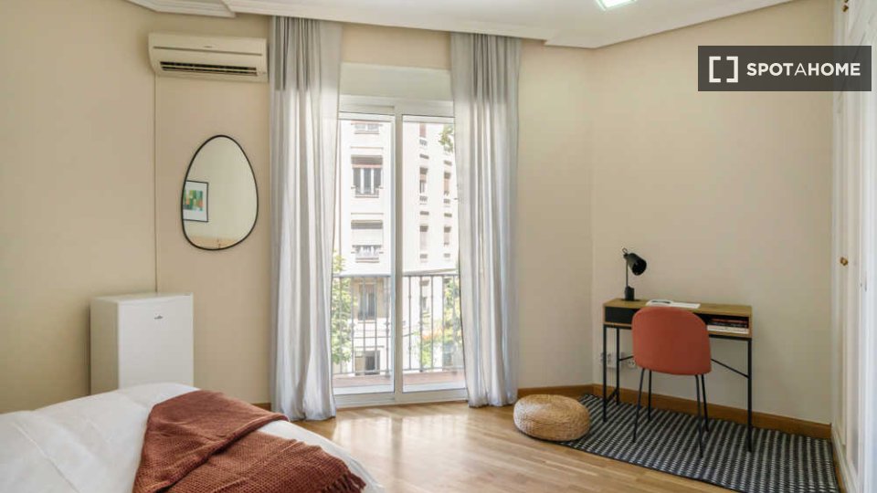 Double room Madrid, 7 beds — photo 41