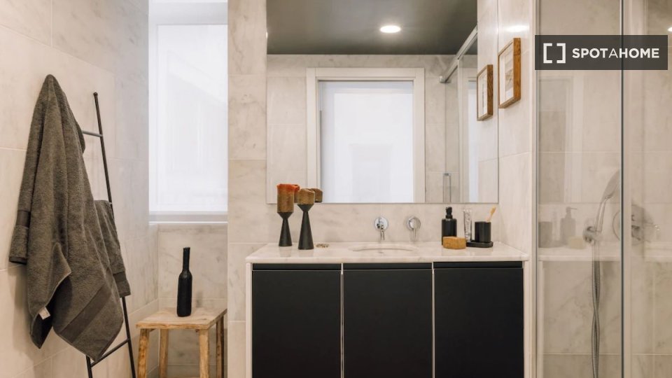 Apartment Lisbon, 2 beds — photo 12