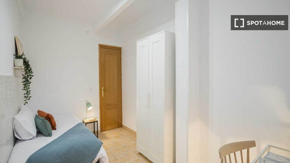 Double room Madrid, 25 beds, 600m² — photo 15