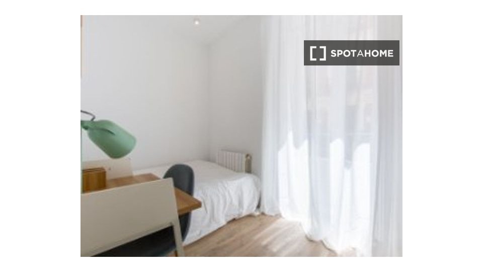 Double room Madrid, 8 beds — photo 3
