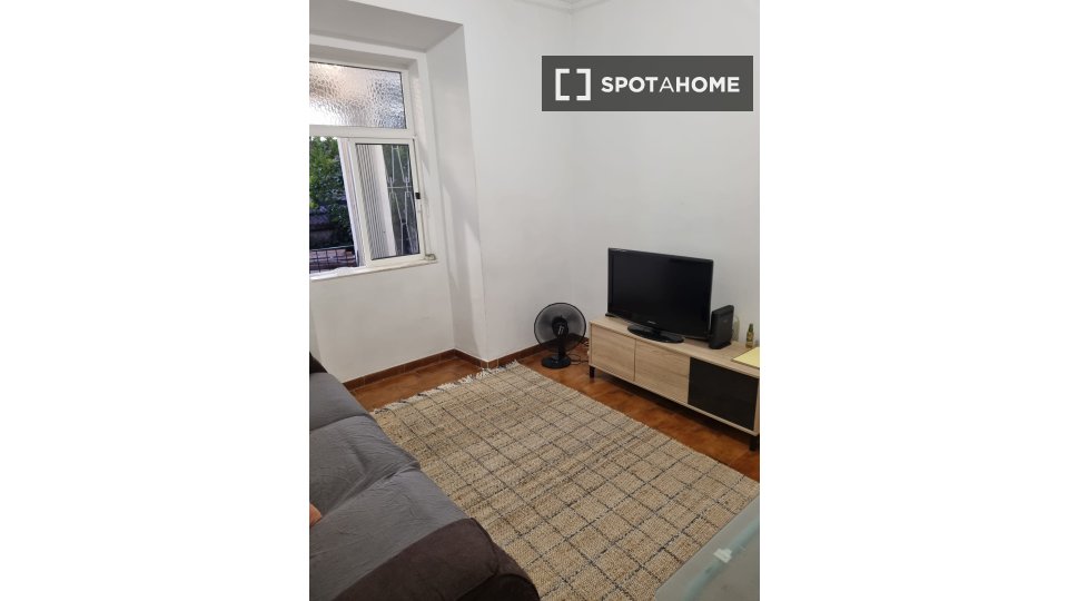 Apartment Lisbon, 3 beds, 96m² — photo 7
