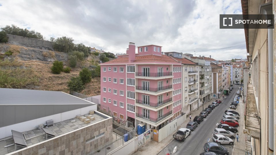 Double room Lisbon, 4 beds — photo 15