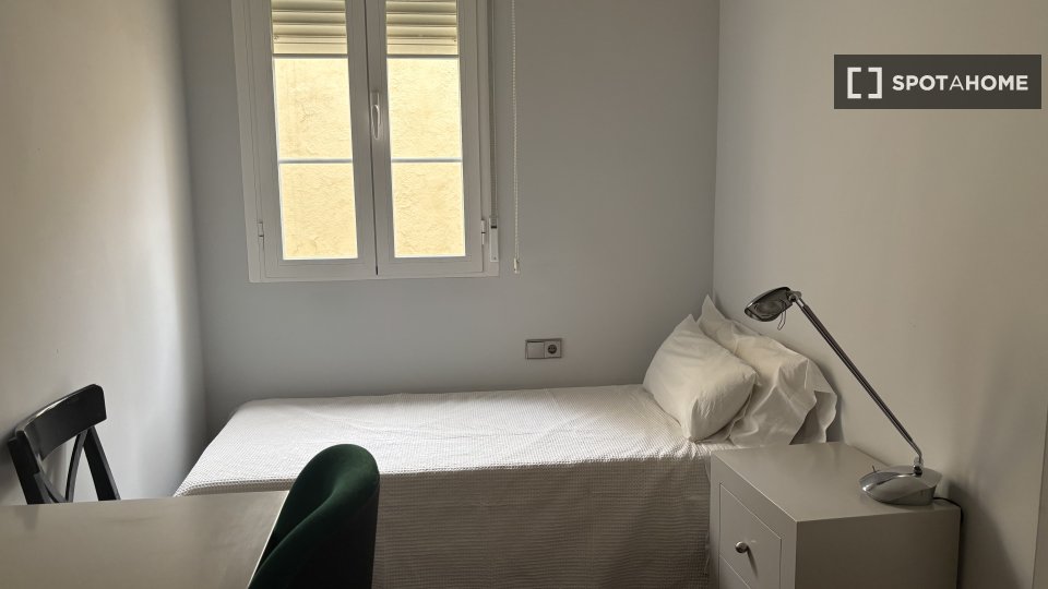 Double room Madrid, 3 beds, 160m² — photo 44