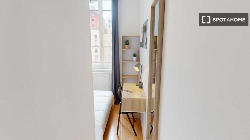 Double room Lyon, 4 beds, 80m² — photo 10