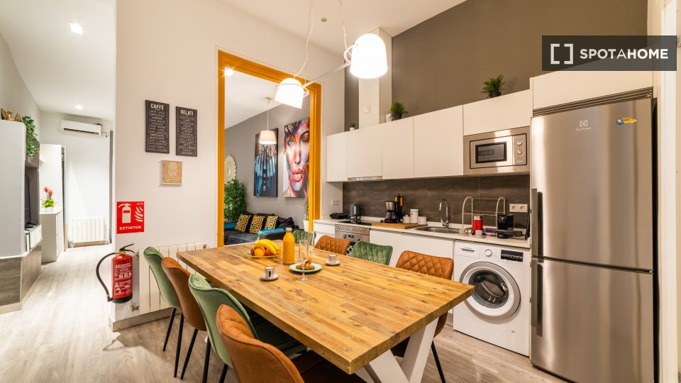 Apartment Madrid, 5 beds, 112m² — photo 8