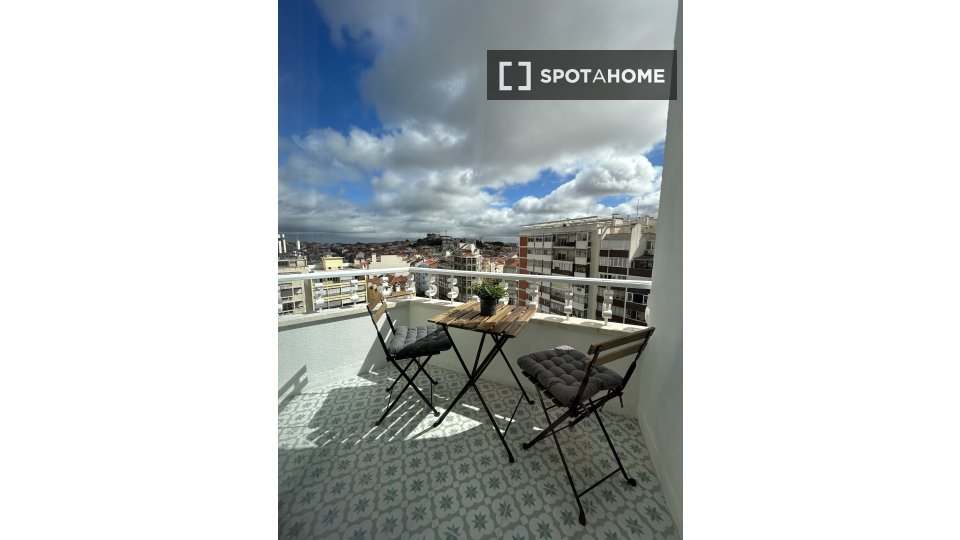 Apartment Lisbon, 2 beds, 83m² — photo 17