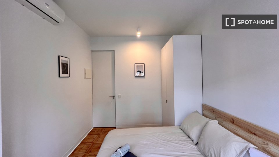 Double room Madrid, 6 beds, 200m² — photo 9