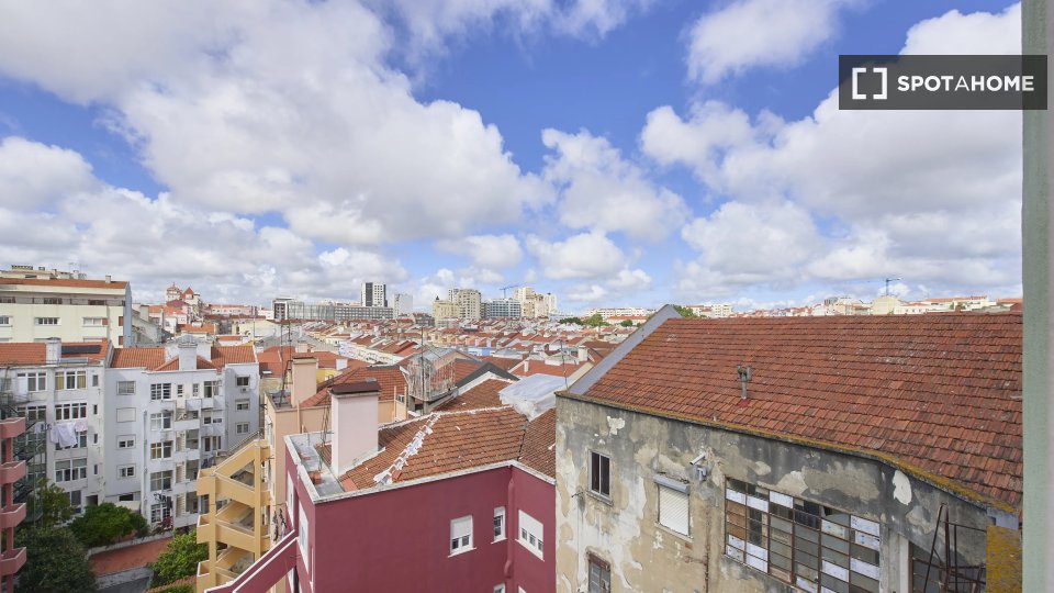 Double room Lisbon, 4 beds — photo 15
