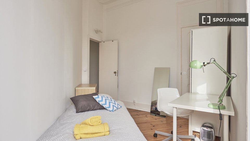 Double room Lisbon, 7 beds, 110m² — photo 28