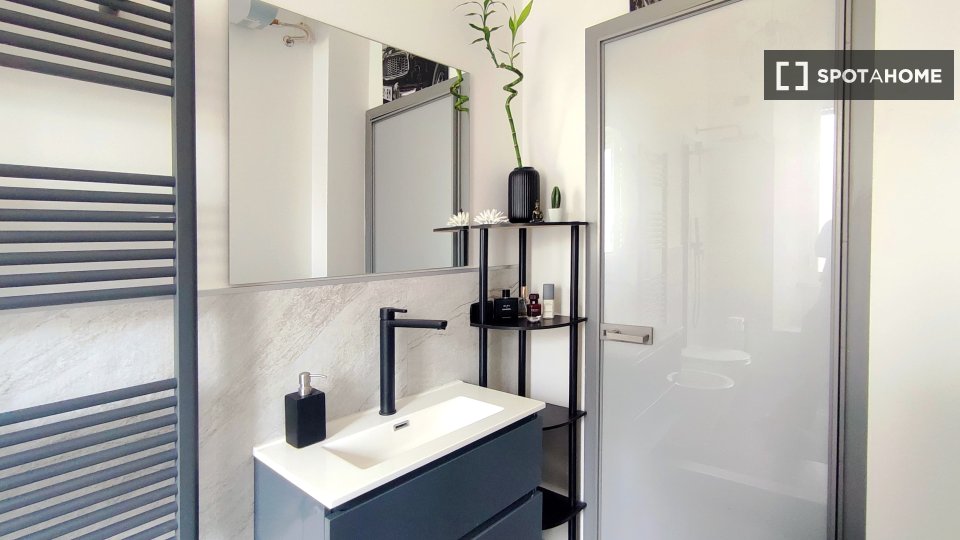 Apartment Milan, 1 bed, 63m² — photo 12