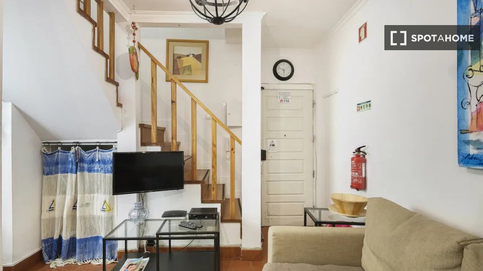 Apartment Lisbon, 1 bed — photo 2