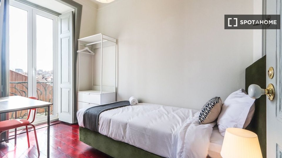 Double room Lisbon, 6 beds — photo 10