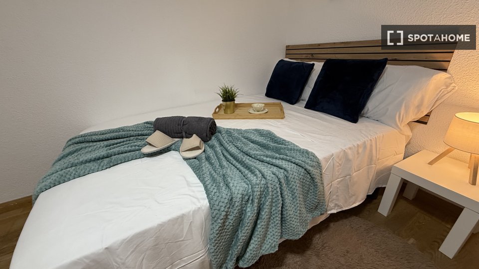 Double room Madrid, 6 beds — photo 12
