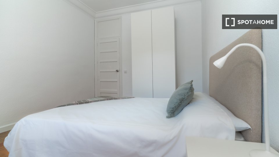 Double room Madrid, 10 beds, 380m² — photo 6