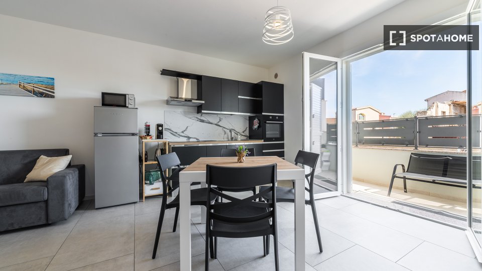 Apartment Cagliari, 2 beds, 66m² — photo 2