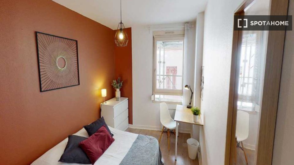 Double room Lyon, 4 beds, 100m² — photo 4